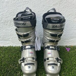 NWT Women’s Salomon Ski Boots S/PRO ALPHA, size 25-25.5